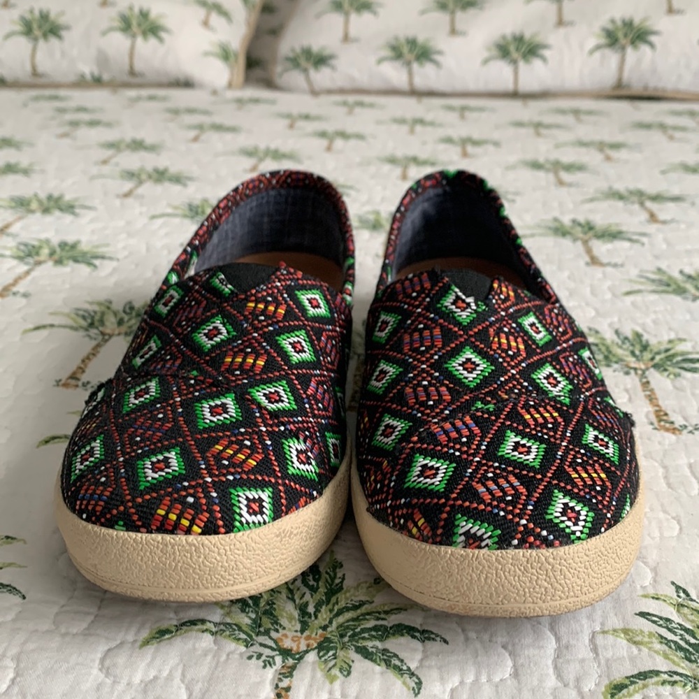 Aztec print Tom’s